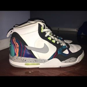 Nike Flight 13 Sneakers